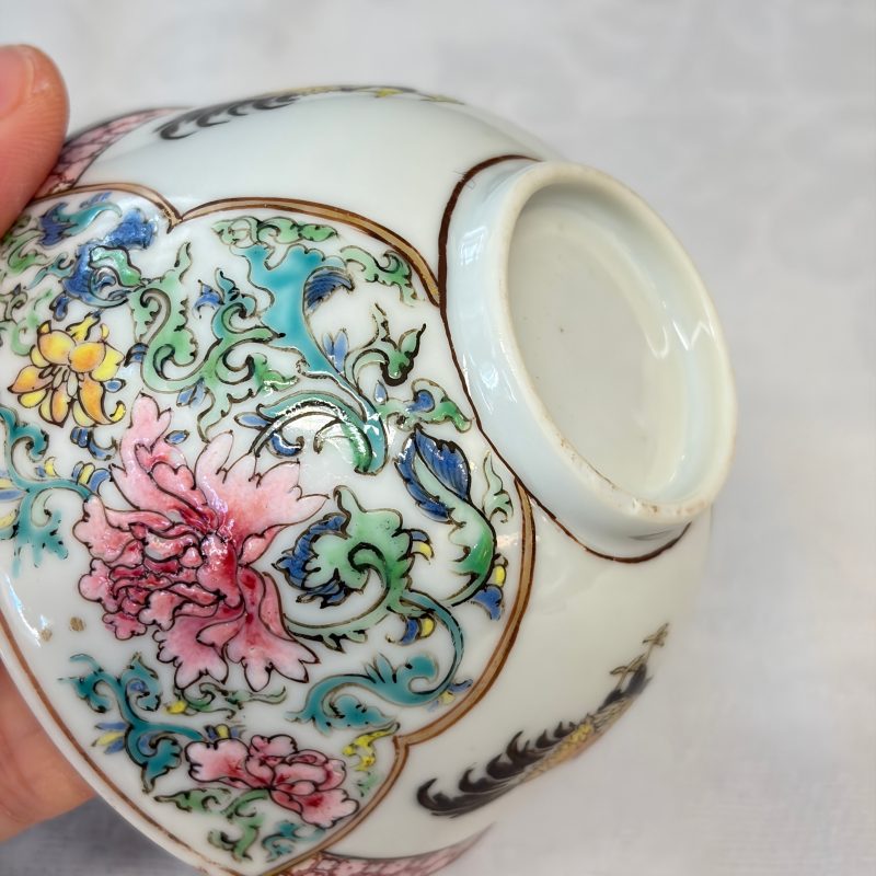 A pair of fine Chinese famille rose 'Rooster' tea bowls and saucers - 图47