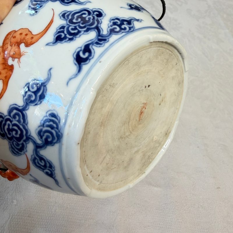 洪福齊天 | A pair of Chinese blue, white and iron-red 'Hong Fu Qi Tian 洪福齊天' warming bowls and covers - 图25