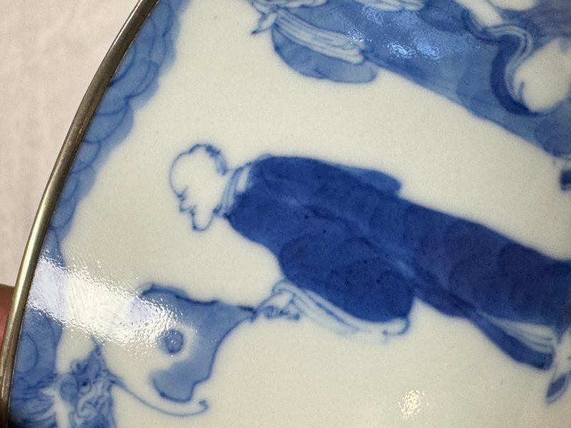 A Chinese blue and white 'Bleu de Hue' bowl with eighteen luohan - 图12