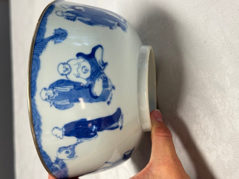 A Chinese blue and white 'Bleu de Hue' bowl with eighteen luohan - 图11