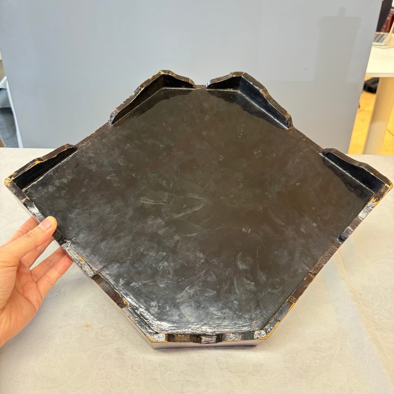 A Chinese famille rose 'Foreigners Hunting' six-piece sweetmeat set on a wooden tray - 图48