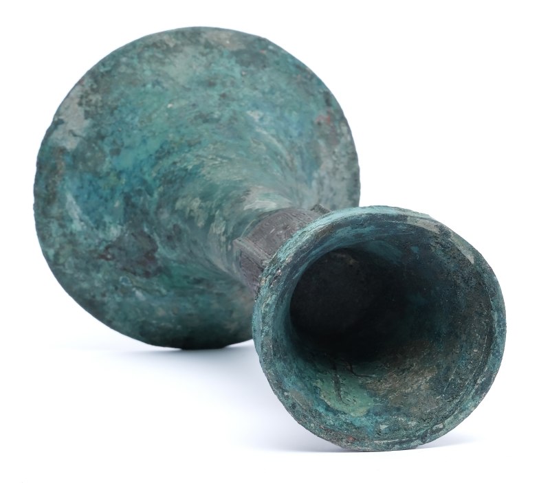 An archaic inscribed bronze wine beaker, Gu - 图7