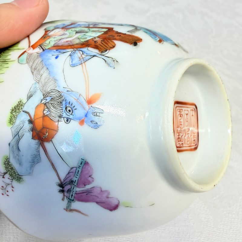 A pair of Chinese doucai bowls with floral design - 图51