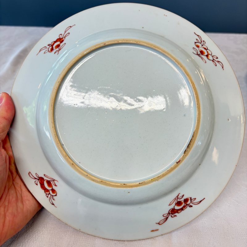 Two Chinese famille rose plates and a pair of Dutch-decorated plates - 图17