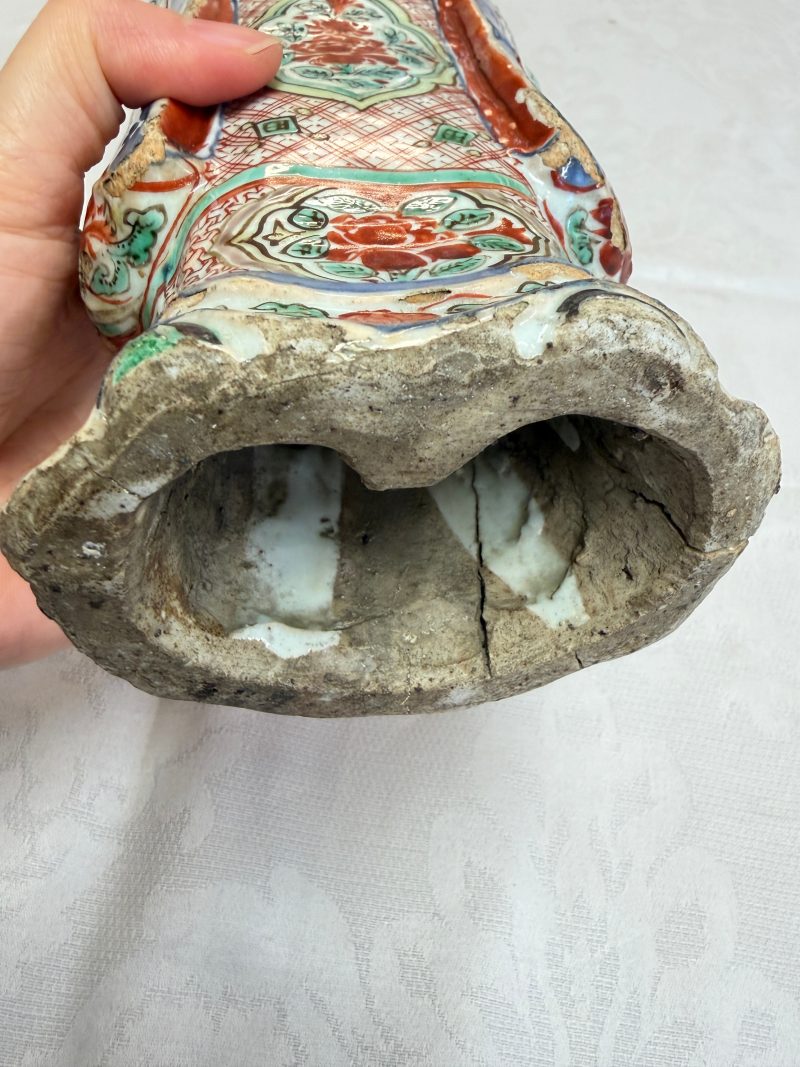 A rare Chinese wucai figure of a dignitary - 图41