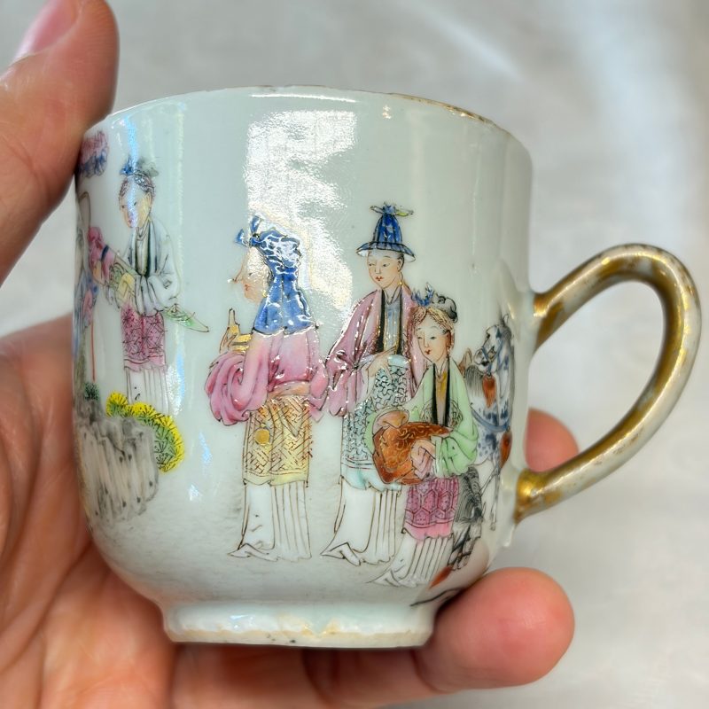 A fine Chinese famille rose cup and saucer with narrative design - 图22