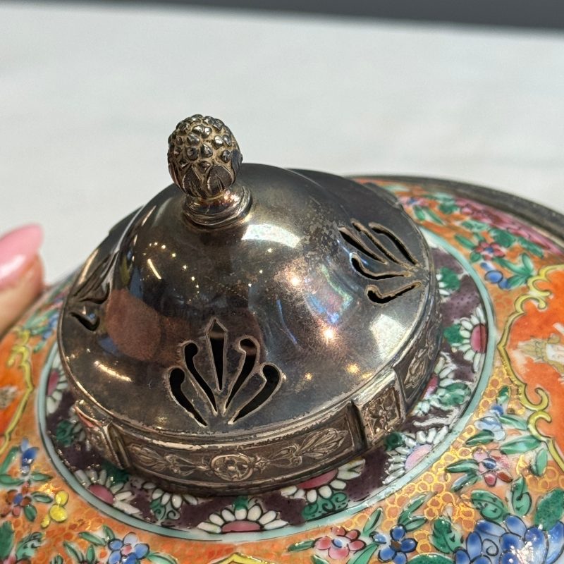 A group of nine Chinese Bencharong wares for the Thai market - 图46