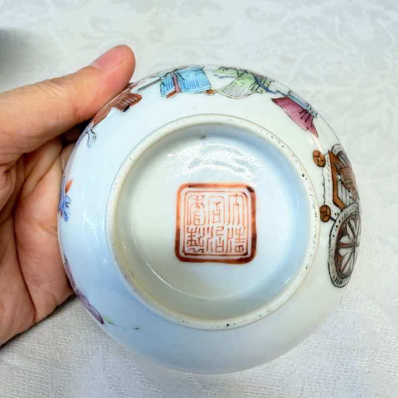A pair of Chinese doucai bowls with floral design - 图50