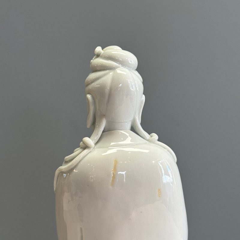 A Chinese Dehua blanc de Chine figure of Guanyin - 图19