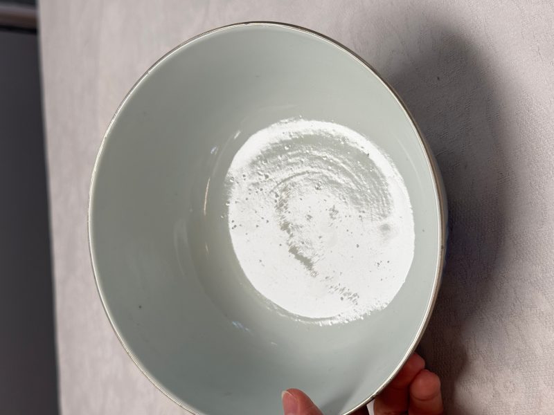 A Chinese blue and white 'Bleu de Hue' bowl with eighteen luohan - 图15
