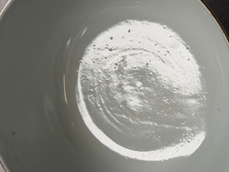A Chinese blue and white 'Bleu de Hue' bowl with eighteen luohan - 图16