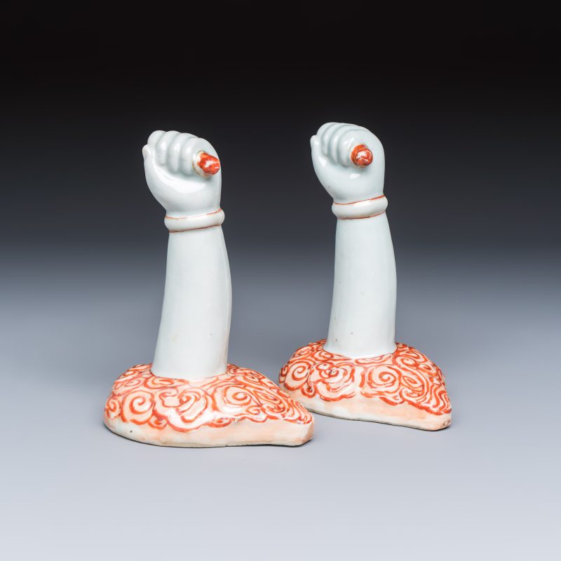 A pair of Chinese iron-red and gilt-decorated wall sconces in the shape of an arm - 图2