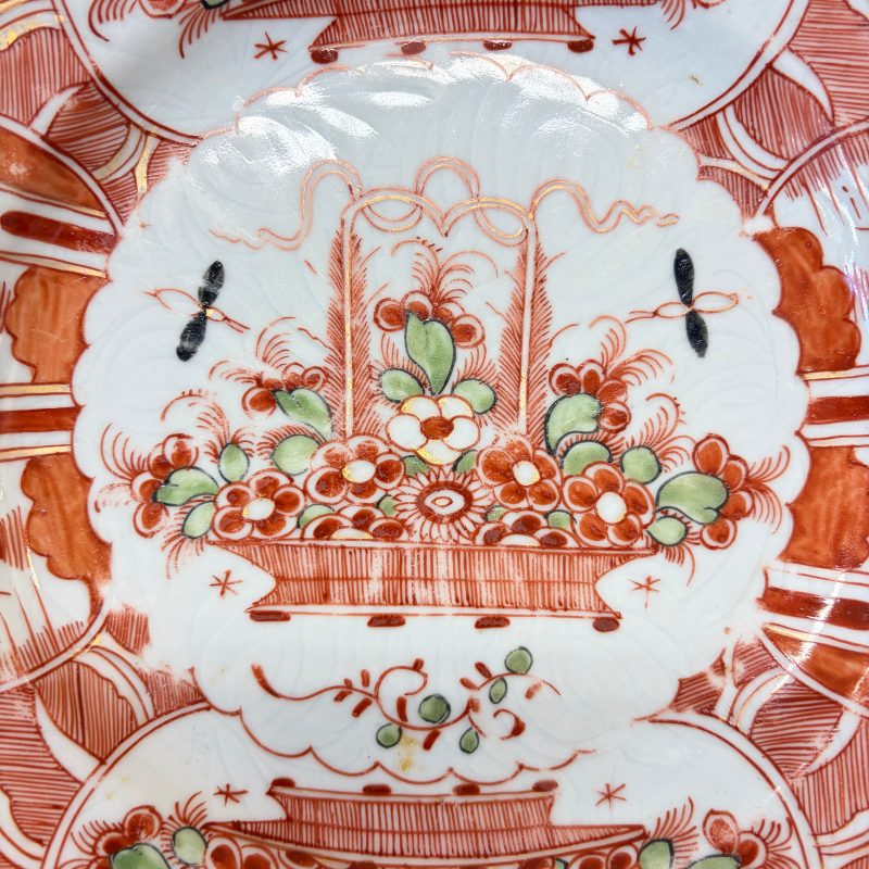 Two Chinese famille rose plates and a pair of Dutch-decorated plates - 图19