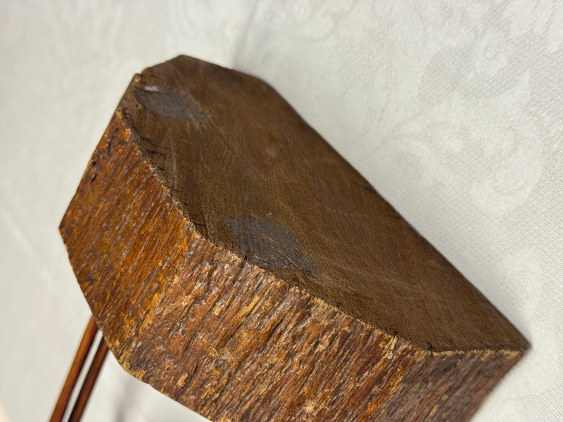 A Chinese famille rose turquoise-ground reticulated incense ball and cover, and a wooden stand - 图18