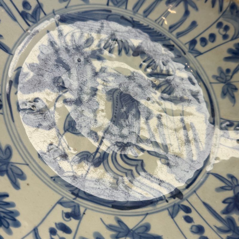 A Chinese Swatow blue and white 'Phoenix' dish - 图10