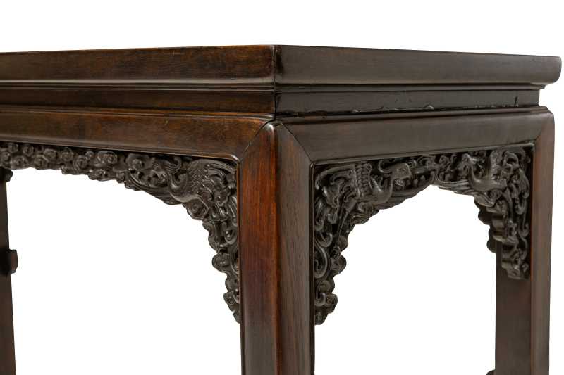 A pair of carved zitan waisted corner-leg tables - 图11