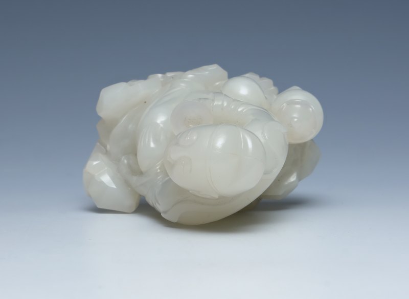 An exceptional white jade figure, Qianlong mark and of the period (1736-1795) - 图9