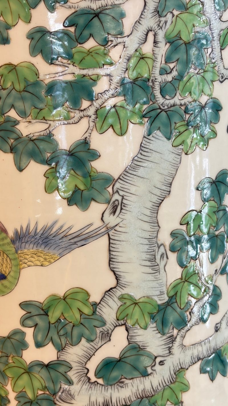 A massive pair of Chinese famille verte 'Phoenixes and Birds' vases - 图36