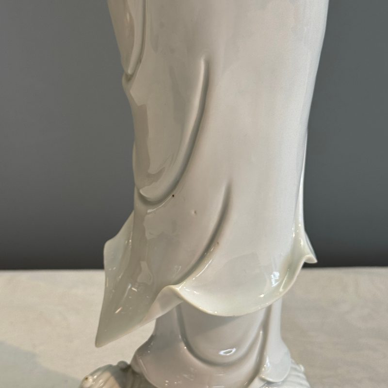 A Chinese Dehua blanc de Chine figure of Guanyin - 图21