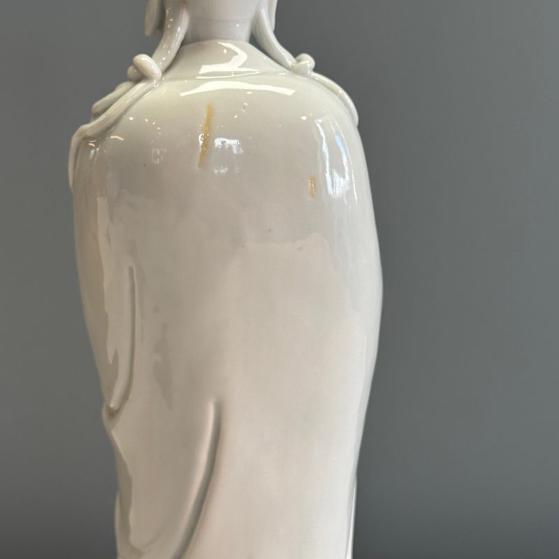 A Chinese Dehua blanc de Chine figure of Guanyin - 图20