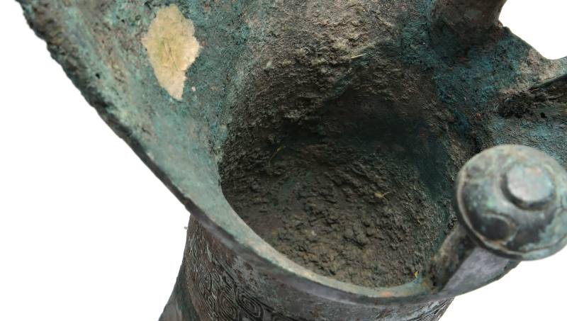 An archaic inscribed bronze ritual wine vessel, Jue - 图7