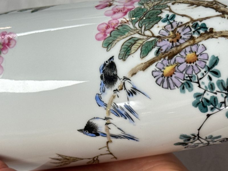 Three Chinese polychrome semi-eggshell vases - 图15