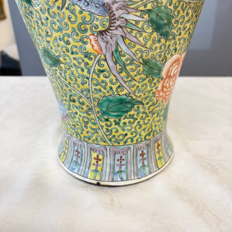 A pair of Chinese famille verte 'Phoenixes among Peonies' vases - 图16