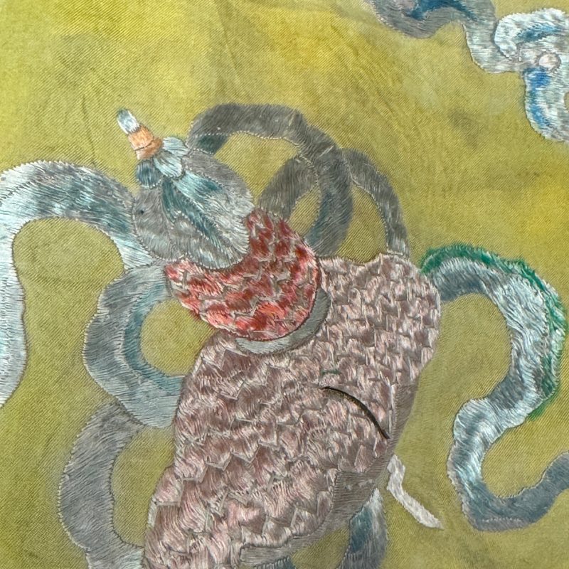A pair of Chinese yellow-ground embroidered 'Dragons' and 'Phoenixes' panels - 图80