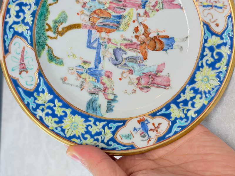 A Chinese famille rose 'Twelve Flower Goddesses' plate - 图4