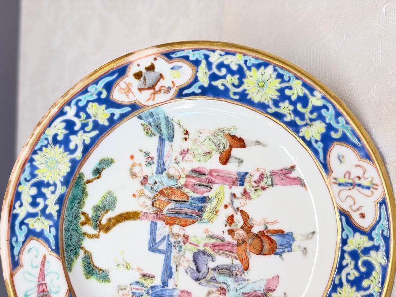 A Chinese famille rose 'Twelve Flower Goddesses' plate - 图5