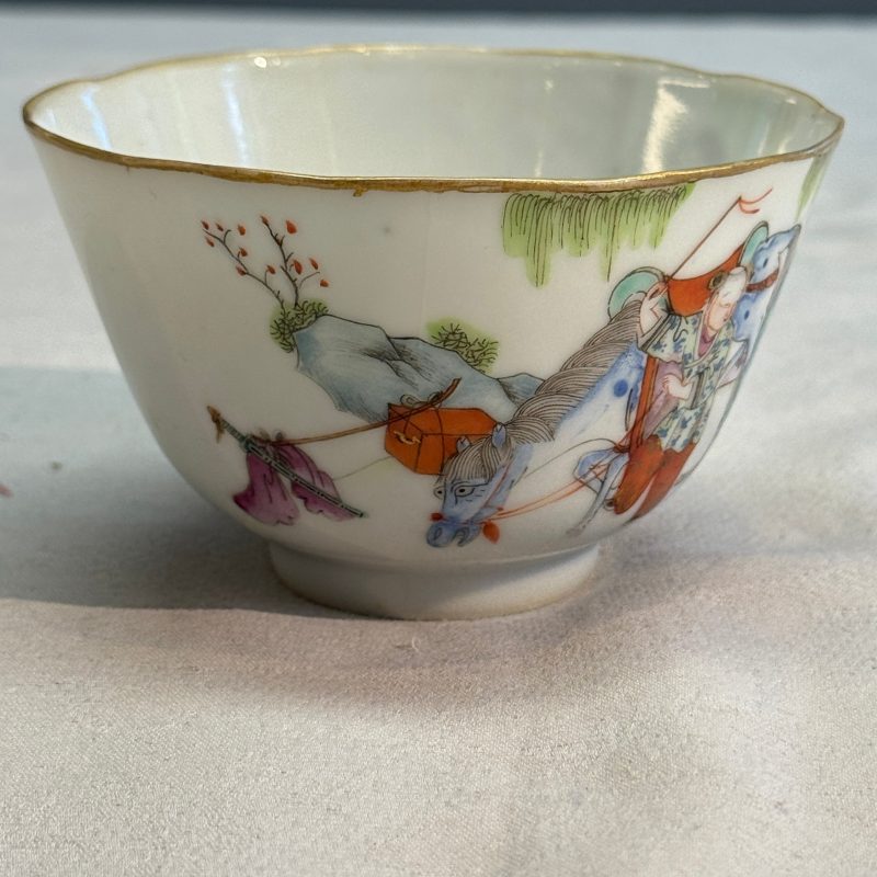A pair of Chinese famille rose 'Xi Xiang Ji' tea bowls - 图23