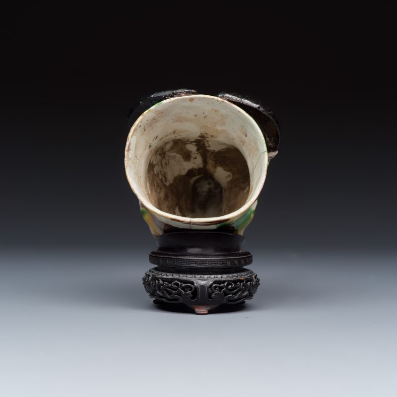 A Chinese famille verte sancai biscuit rhyton or libation cup in the shape of a buffalo head - 图3