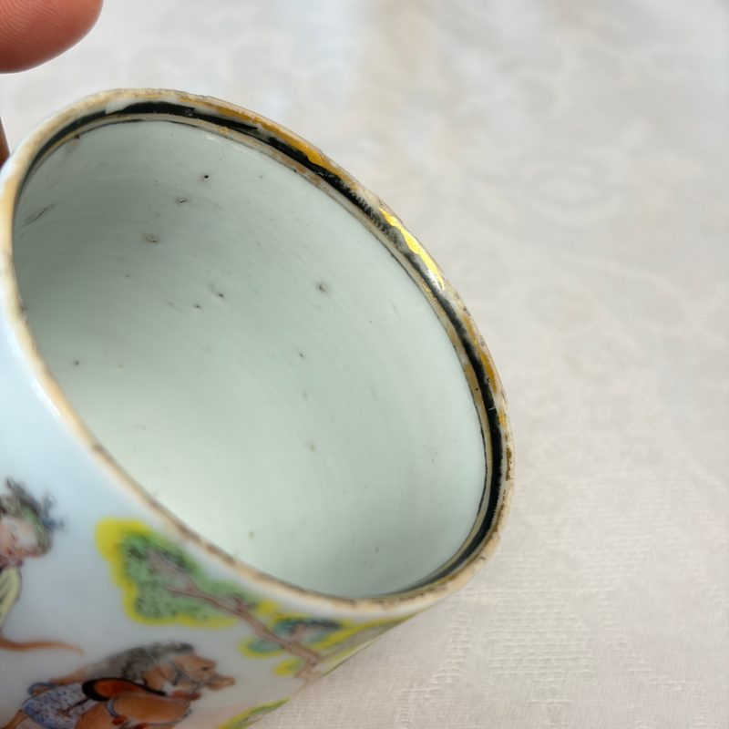 A fine Chinese famille rose cup and saucer with narrative design - 图27