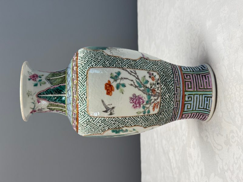王羲之 | A Chinese famille rose 'Wang Xizhi 王羲之' vase - 图9