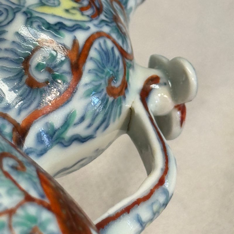 A Chinese doucai double-gourd vase with dragons and ruyi handles - 图20