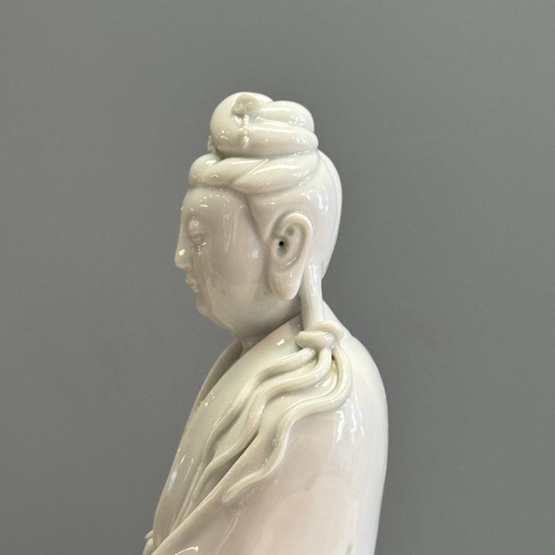 A Chinese Dehua blanc de Chine figure of Guanyin - 图24