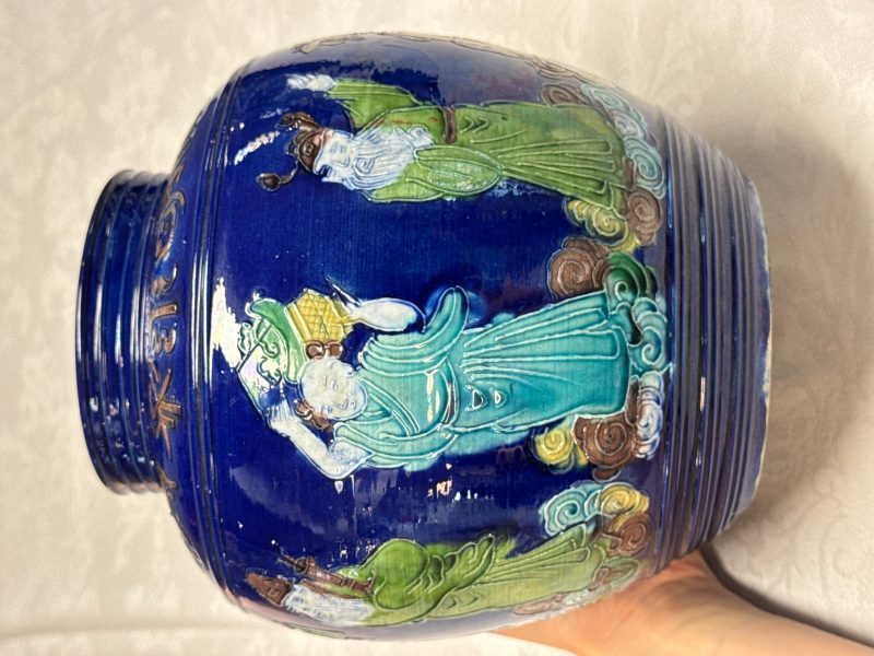 An inscribed Chinese polychrome-glazed blue-ground 'Eight Immortals' vase - 图12