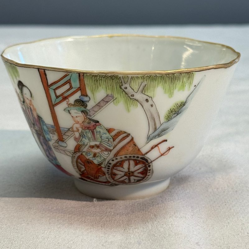 A pair of Chinese famille rose 'Xi Xiang Ji' tea bowls - 图25