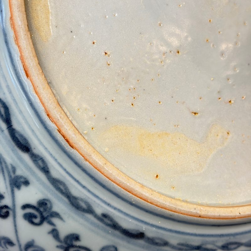 A Chinese blue and white dish with floral design - 图17