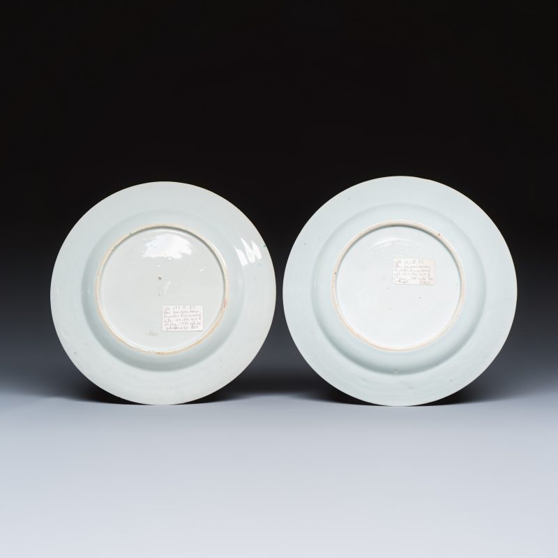 A pair of Chinese famille rose 'Xi Xiang Ji' plates - 图2