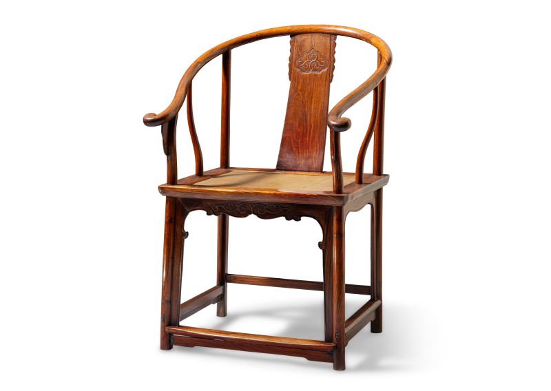 A pair of huanghuali horseshoe-back armchairs, Quanyi - 图4