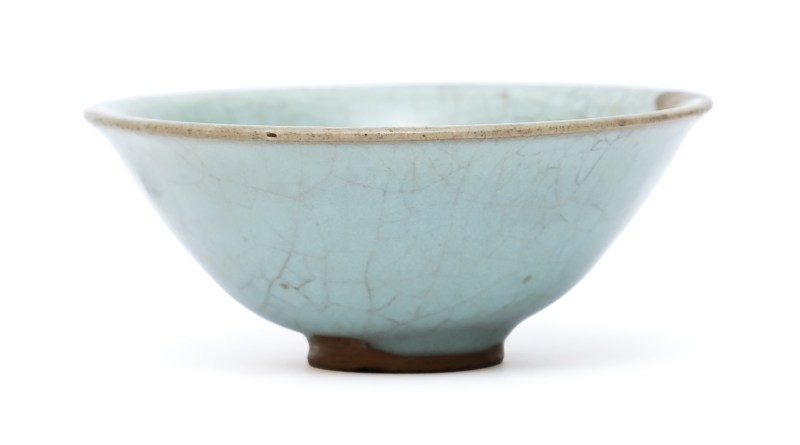 A Junyao light-blue-glazed bowl - 图1