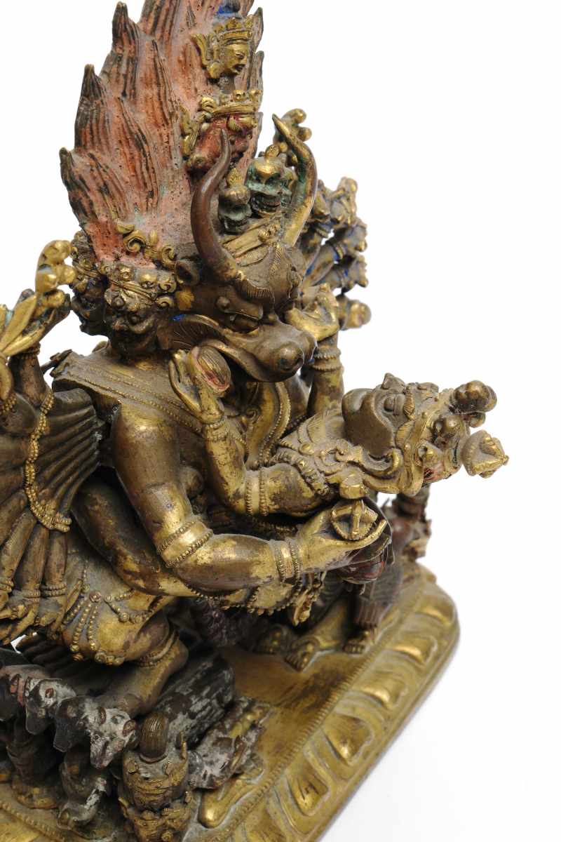A parcel gilt-bronze figure of Yamantaka Vajrabhairava and Vajravetali - 图8