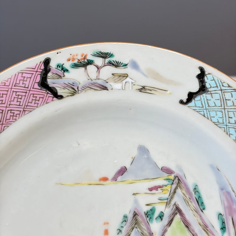 A collection of 13 Chinese famille rose 'Landscape' plates and dishes - 图88