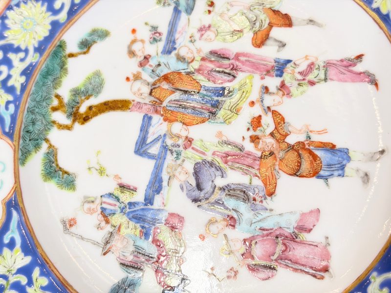 A Chinese famille rose 'Twelve Flower Goddesses' plate - 图9