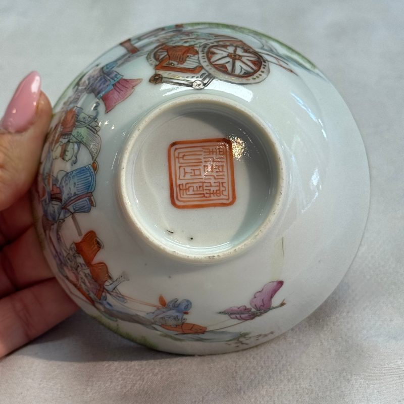 A pair of Chinese famille rose 'Xi Xiang Ji' tea bowls - 图27