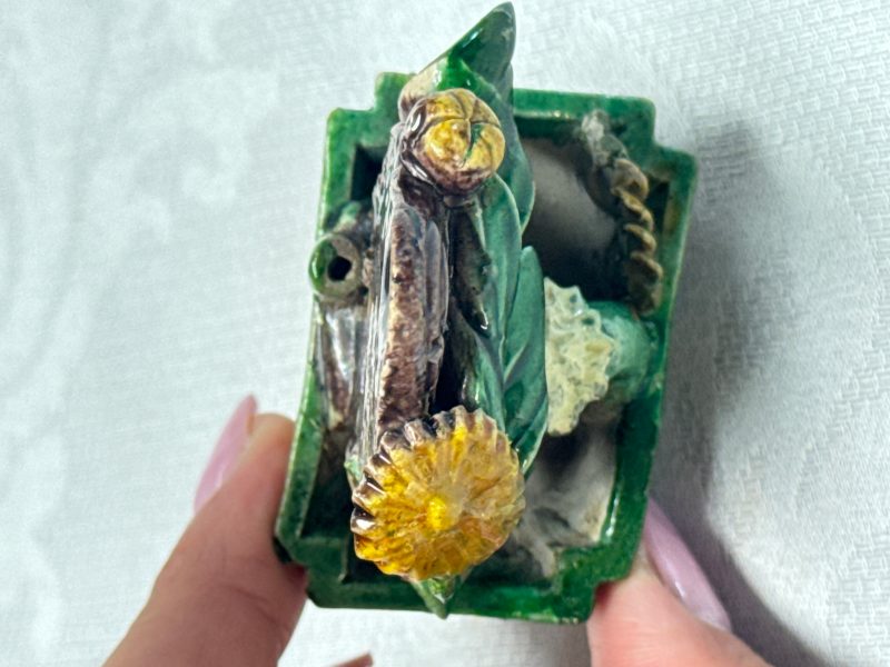 Three Chinese famille verte sancai biscuit 'Jardinière' incense stick holders - 图30