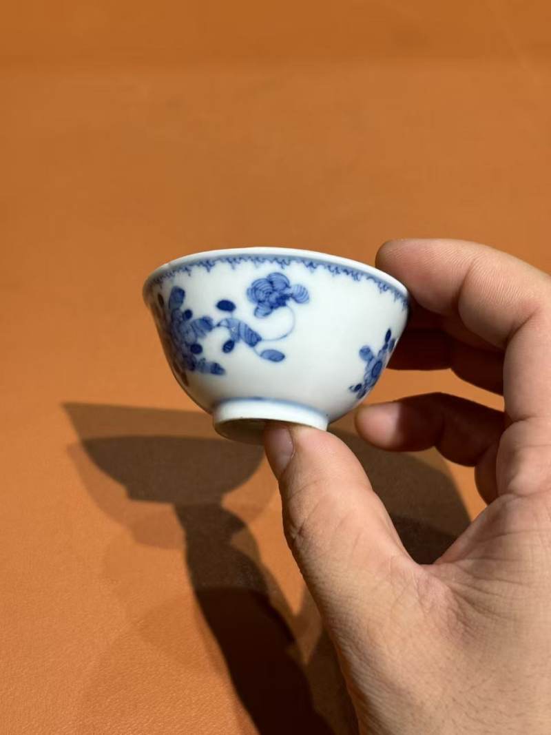 清光绪 青花折枝花卉纹小杯 - 图6