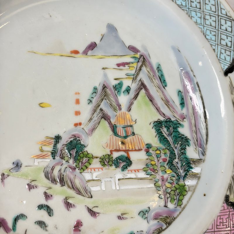A collection of 13 Chinese famille rose 'Landscape' plates and dishes - 图90