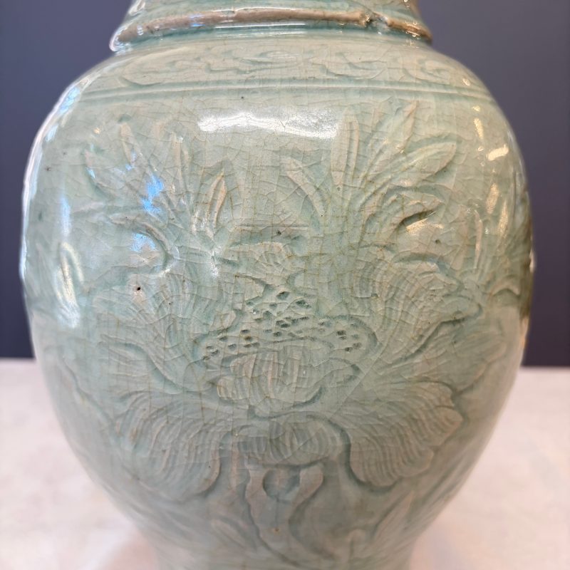 A Chinese Longquan celadon-glazed incised 'Peony' yenyen vase - 图21